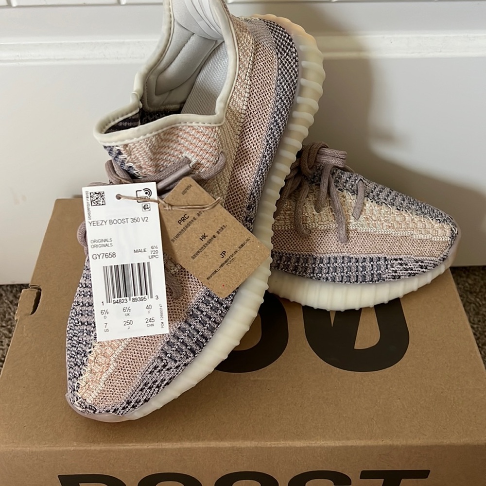 Yeezy Boost 350, Ash Pearl, US 7. NWT